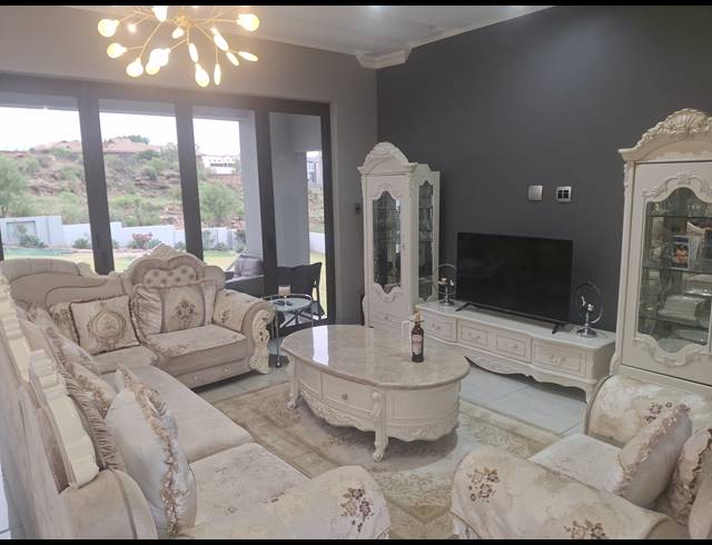 4.5 BEDROOM FREEHOLD FOR SALE IN AQUAVISTA MOUNTAIN ESTATE